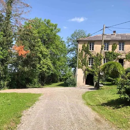 Gite De Charme Сasa de vacaciones Saint-Pierre-de-Trivisy