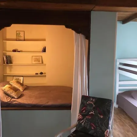 Gite De Charme Сasa de vacaciones Saint-Pierre-de-Trivisy